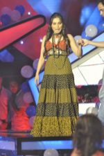 Rani Mukherjee on the sets of Dance Ke Superkids in Famous on 18th Sept 2012 (16).JPG